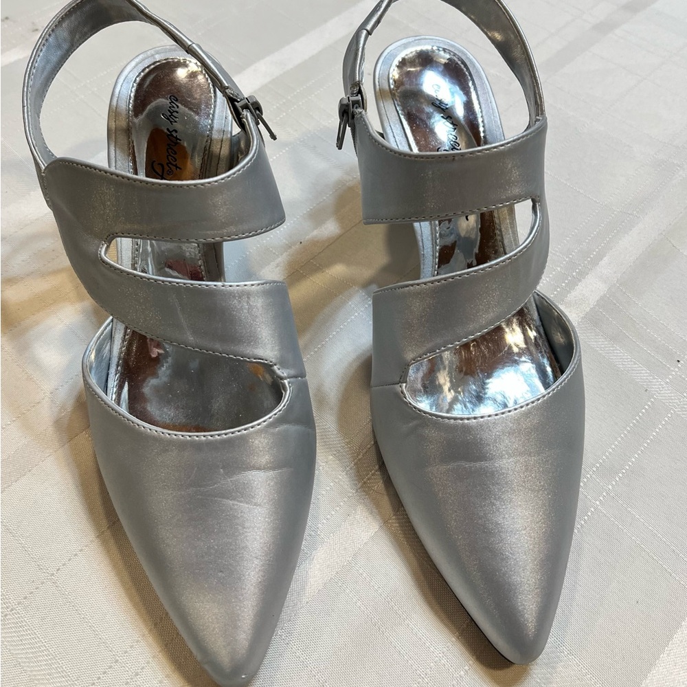 Easy Street Silver Heels Modern Design